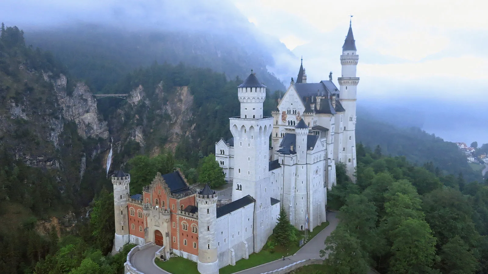 The Royal Castles Neuschwanstein & Linderhof: Day Trip from Munich
